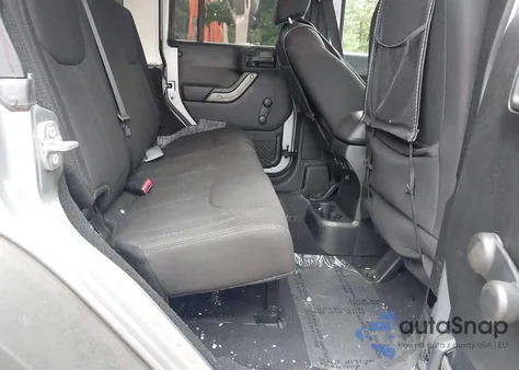 2016 Jeep Wrangler Unlimited Sport z USA, uszkodzony, nr VIN 1C4BJWDG5GL329690